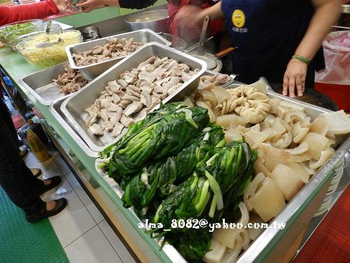 七彩雲南,中壢夜市,埔心牧場,埔心農場,好鮮屋米粉湯,浪滄圓子湯,涼拌碗豆粉,米粉湯,蝦醬空心菜,辣餅,雙味鮮蝦,麻油雞