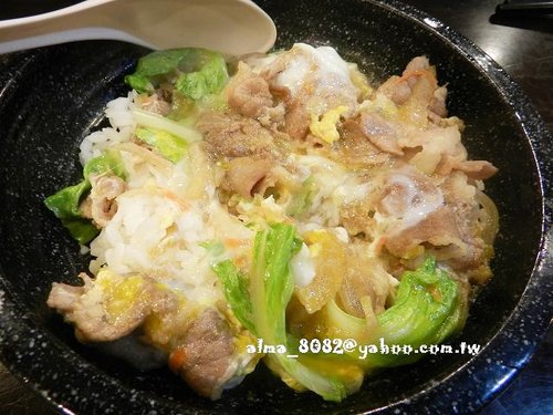 握壽司,日本料理,東街,東街日本料理,炙燒鮭魚(yú)握壽司,雞肉串燒