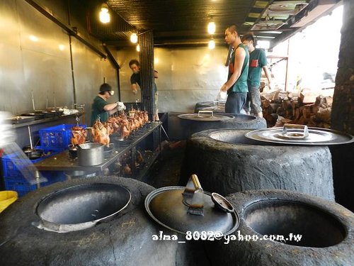 包心圓,宜蘭美食,植物園,牛奶土司,甕窯雞,義珍香,菓風(fēng),香草菲菲,麥香核桃