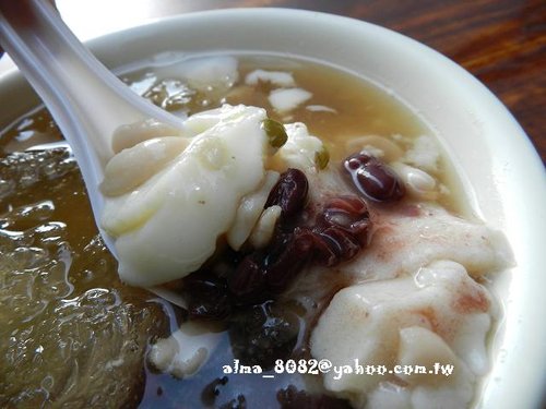 宋記胡椒餅,尾豆花店,淡水小吃,淡水老街,炭錢胡椒餅,胡椒餅,阿三哥小酥餅,黑殿飯店