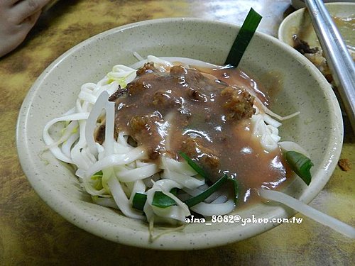 哥弟筒仔米糕,宜蘭土包子,林鴻鈞滷味,盧記涼麵