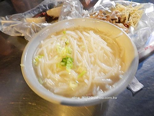 好鮮屋米粉湯,日寶蔥油餅,貴子油飯