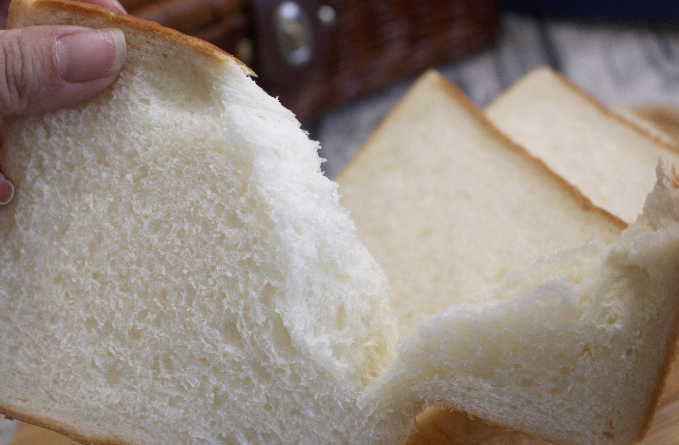 【桃園 REAL真?CAFé?BREAD】新型態麵包時尚店。鎮店之寶「酒釀桂圓」歐式麵包超美味！