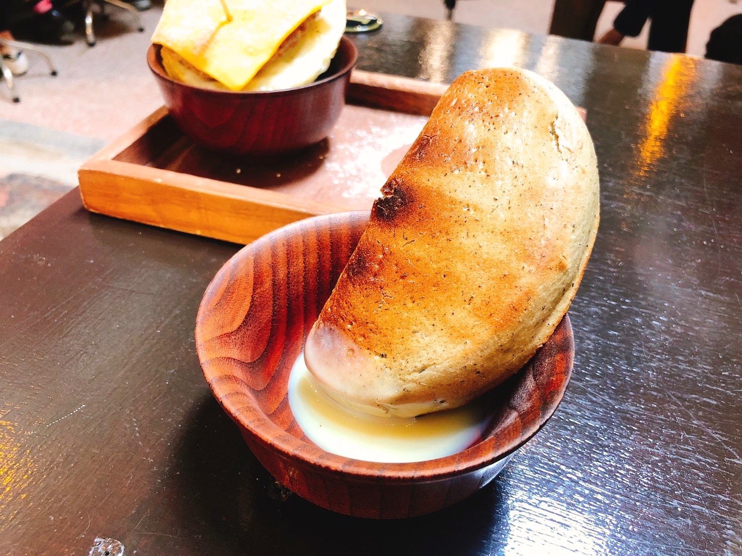 【臺南 賀HeR巷內食間】隱密巷弄的古宅烤饅頭。超夯的好拍文藝打卡店