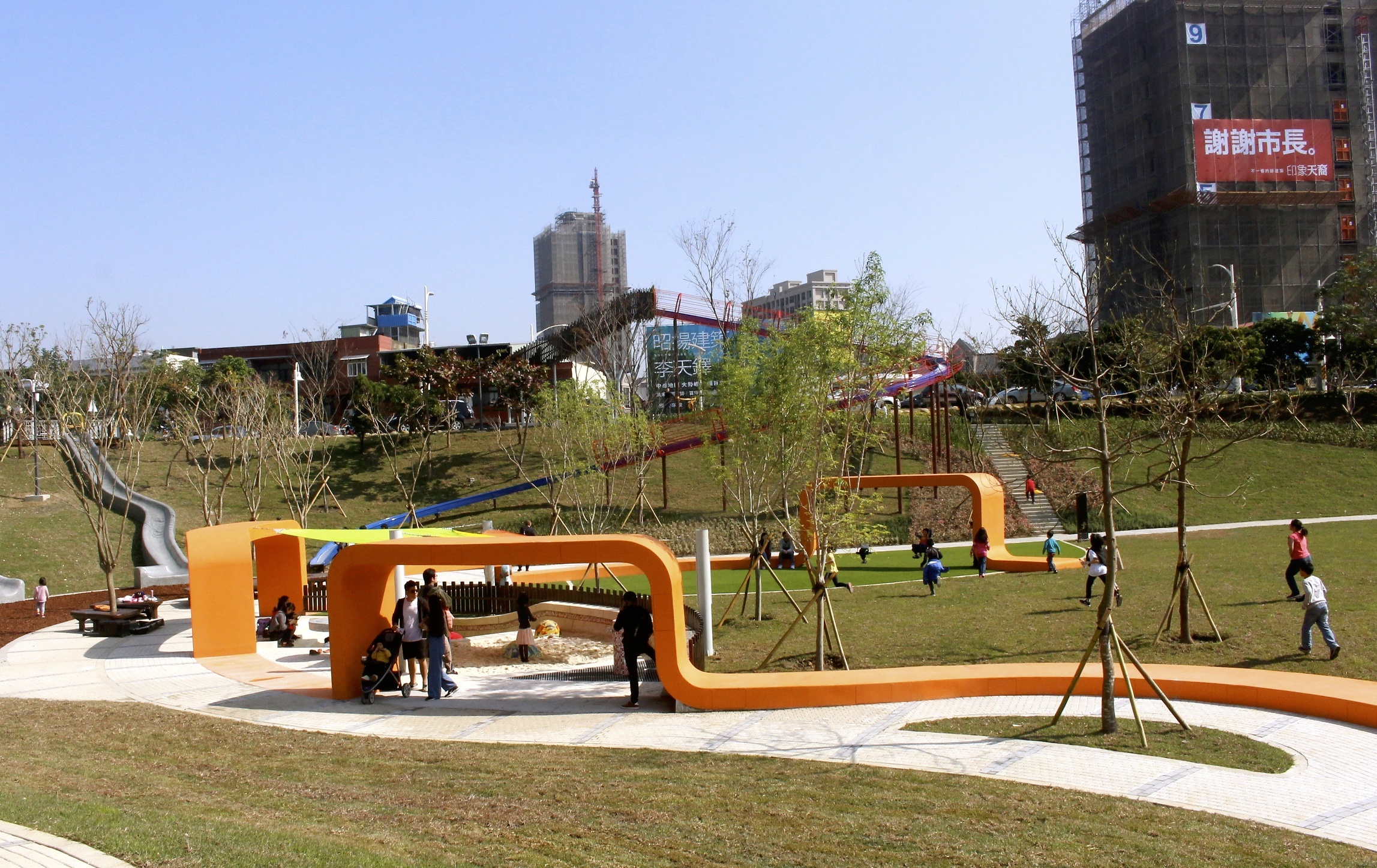 【桃園 風(fēng)禾公園】中路特區(qū)防災(zāi)公園。驚見(jiàn)！全桃園最長(zhǎng)50米滾輪溜滑梯