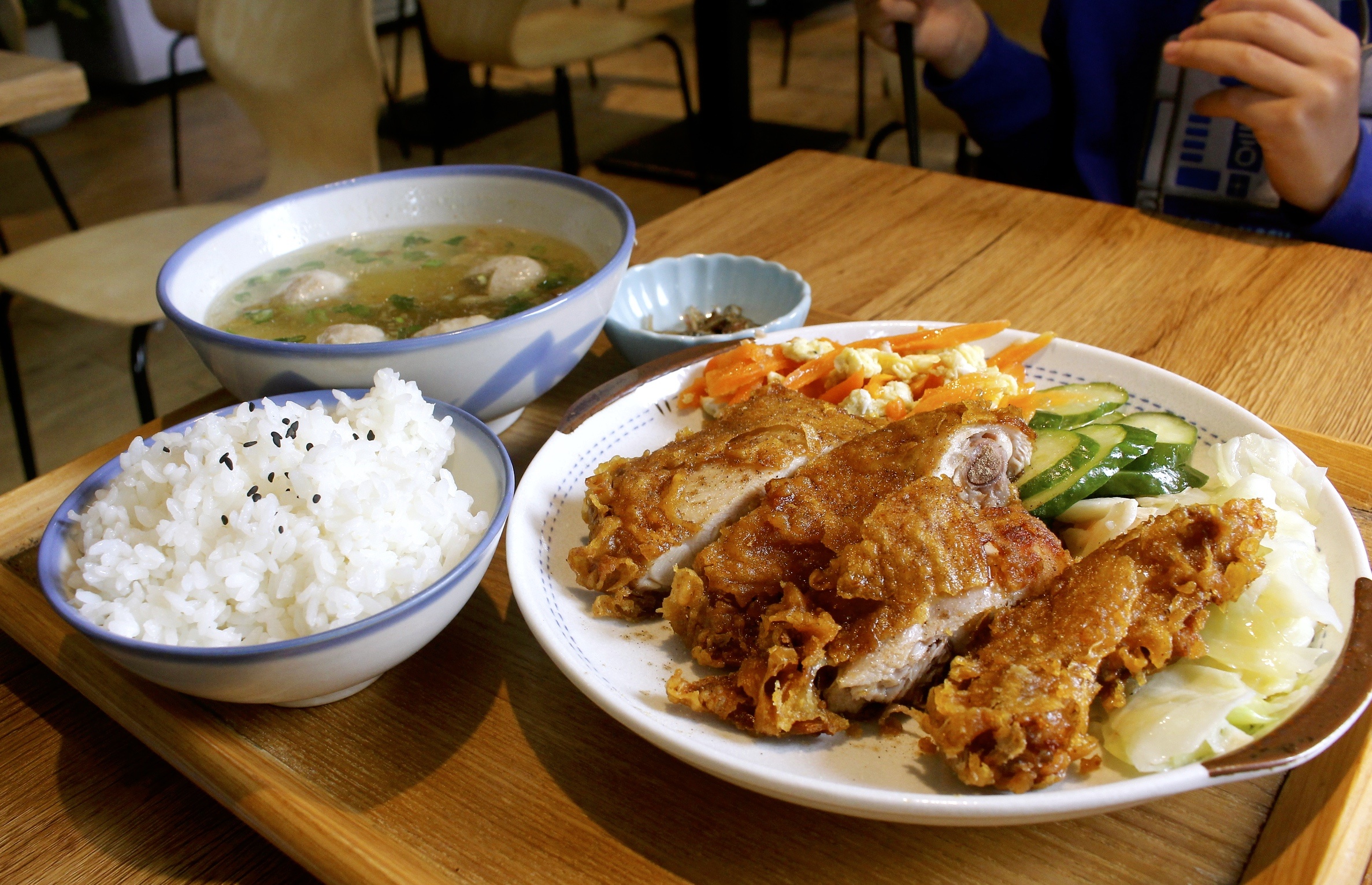 臺式小吃,手打排骨飯,阿美手打排骨