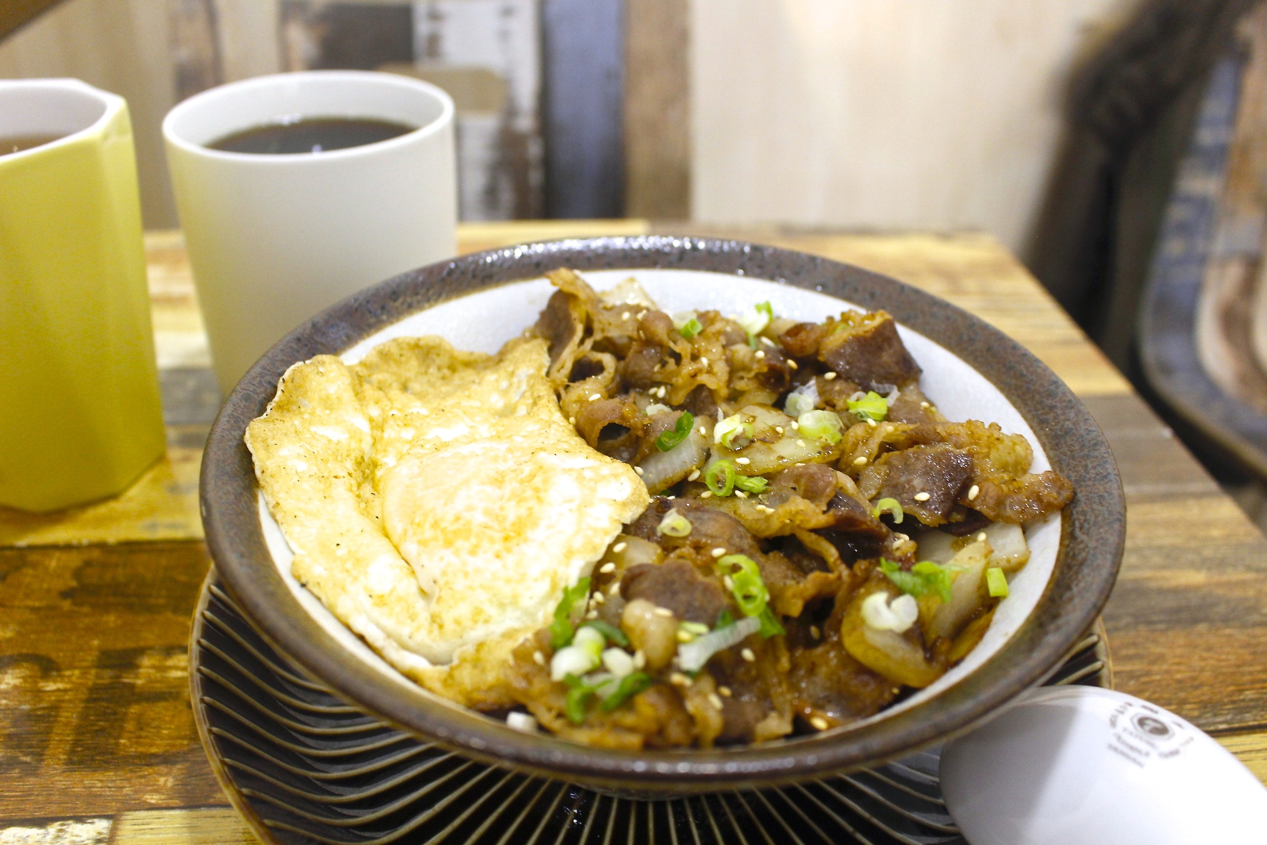 【桃園 醬饌燒肉蛋吐司】民富二街巷弄早中餐。祖傳老爹神秘醬汁做成丼飯、肉蛋吐司