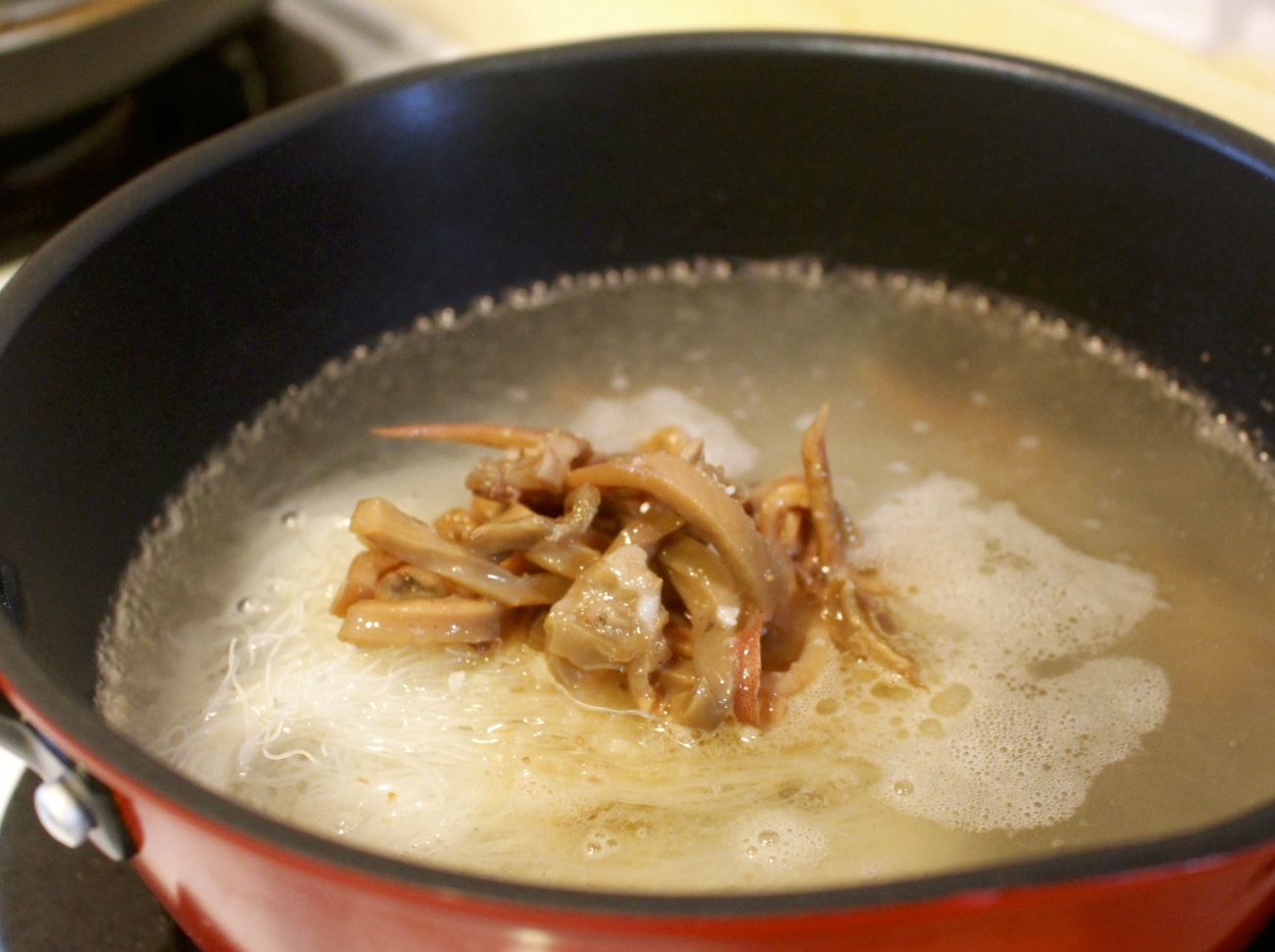 【食 漁品軒】基隆十大伴手禮！全臺(tái)唯一即食(泡)的海鮮米粉、XO醬讓菜色增添海鮮風(fēng)味