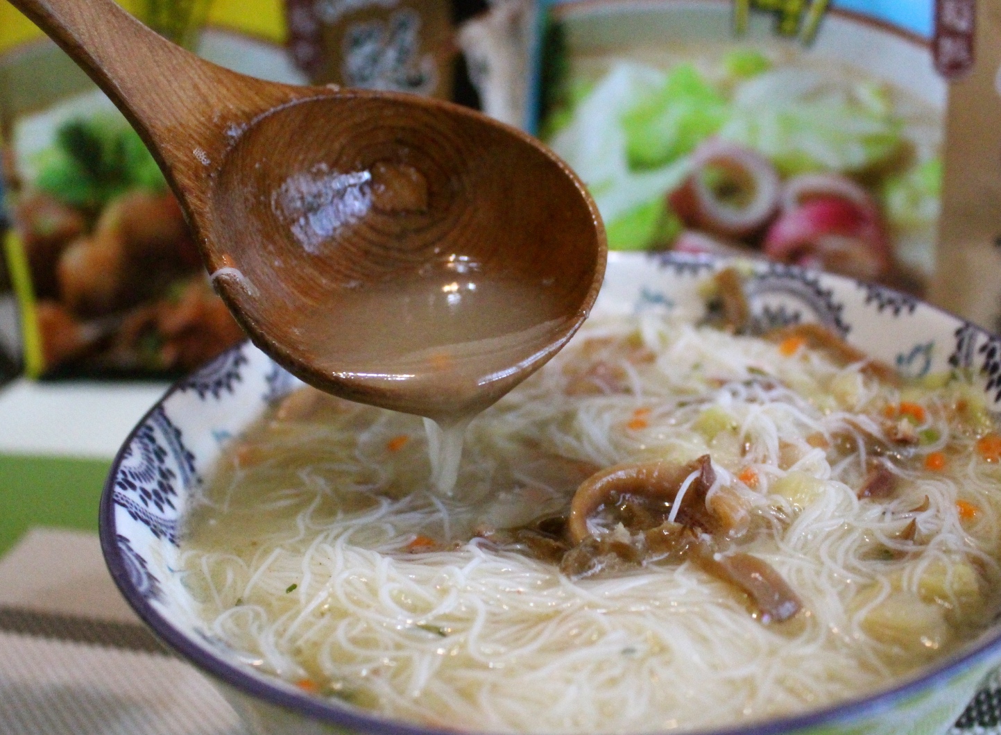 【食 漁品軒】基隆十大伴手禮！全臺(tái)唯一即食(泡)的海鮮米粉、XO醬讓菜色增添海鮮風(fēng)味