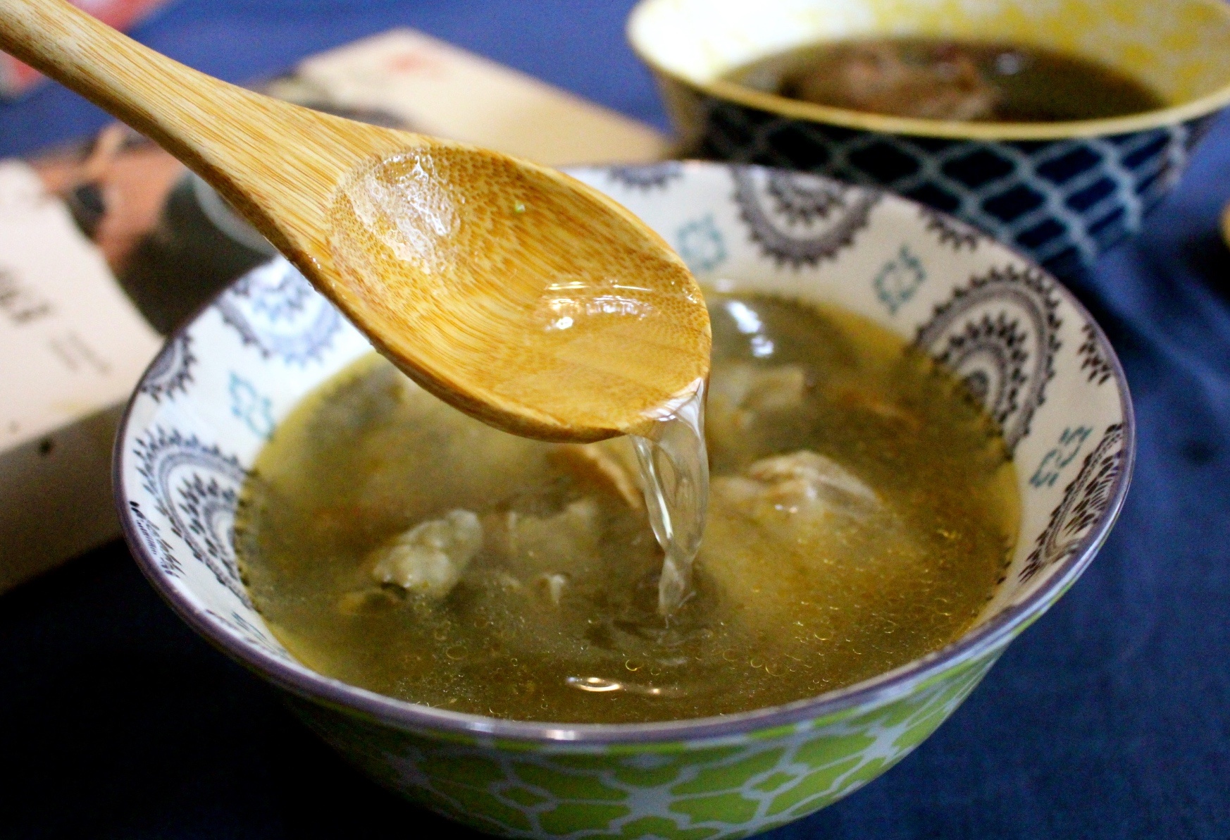 雲(yún)嶺鮮雞，雞湯