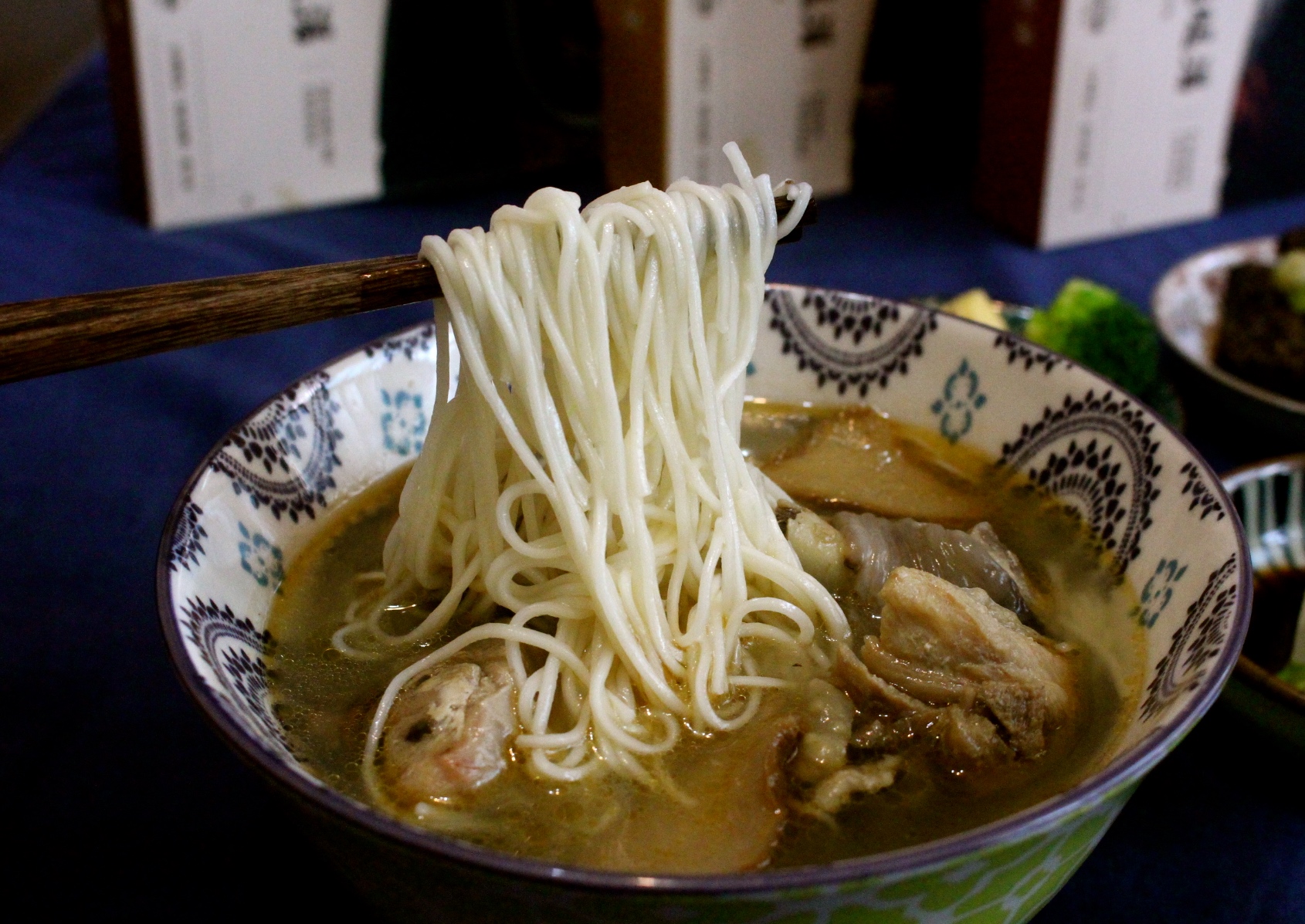 雲(yún)嶺鮮雞，雞湯