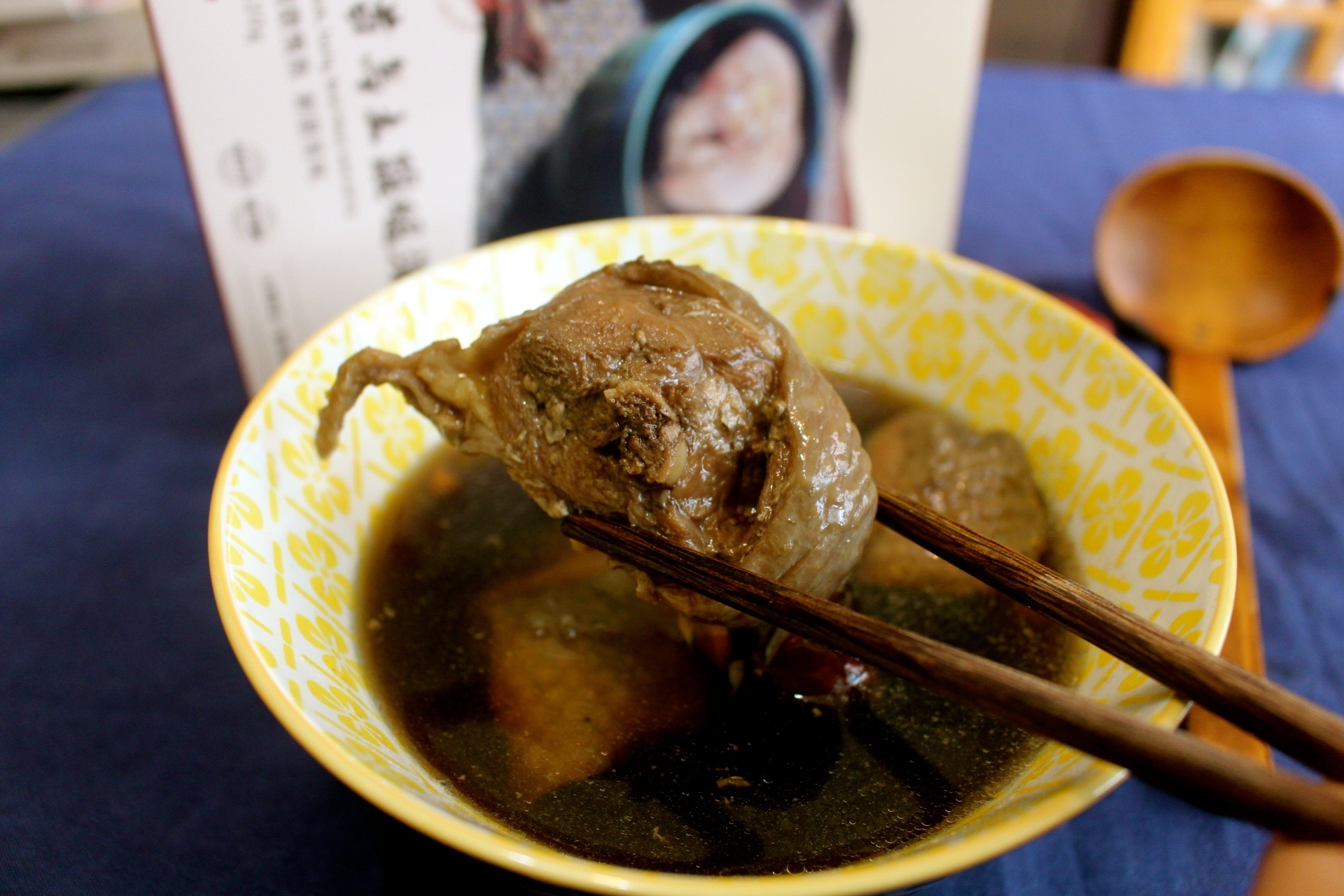 雲(yún)嶺鮮雞，雞湯