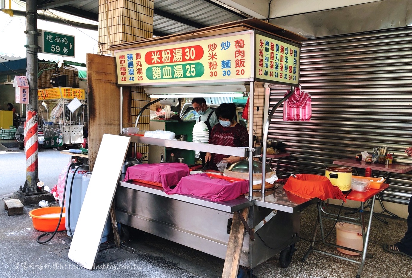 〖建福路無名小吃攤〗在地人的臺式早餐．銅板小吃．豬血湯＋炒米粉才55元！CP值高高高