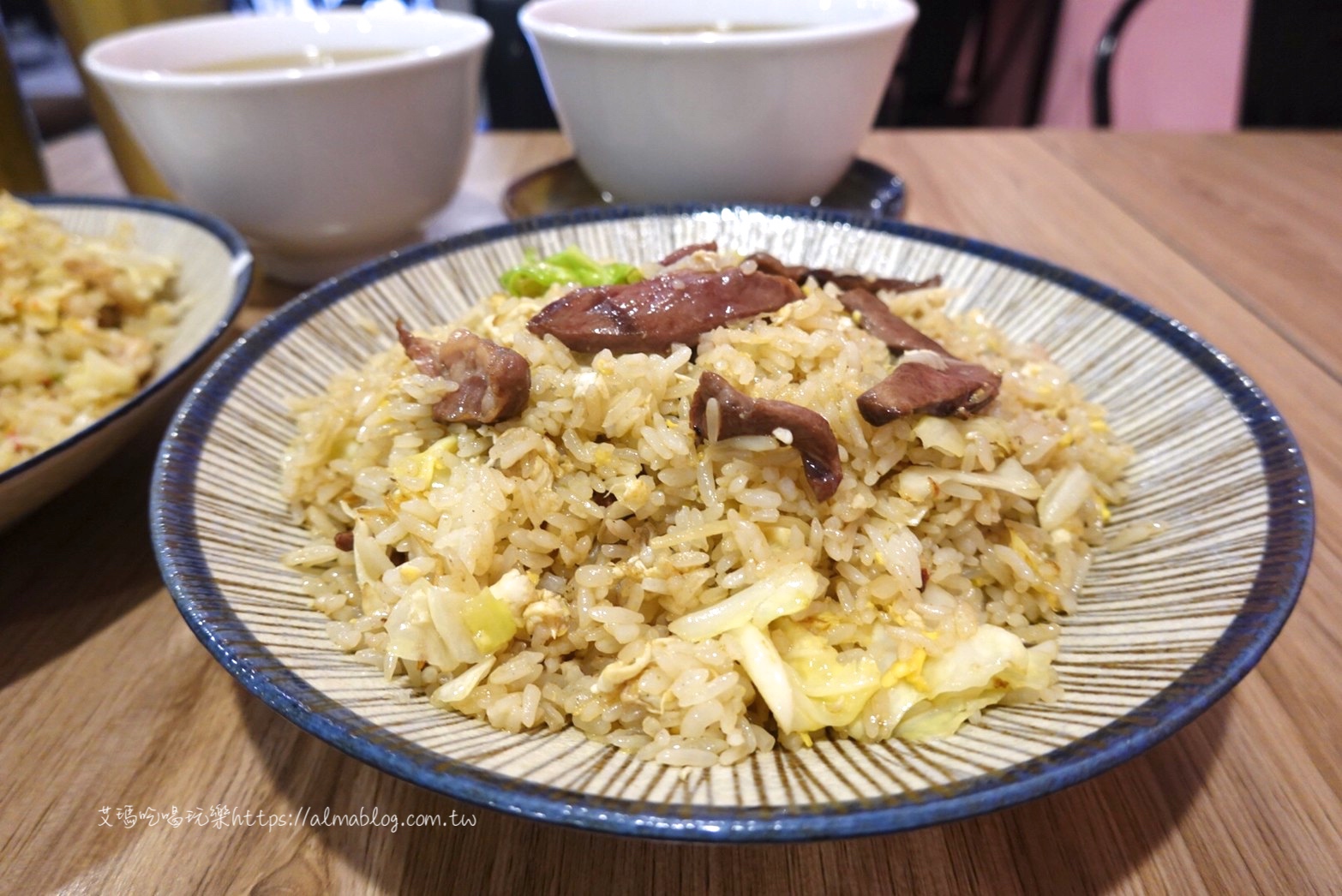 龍巢飯麵館