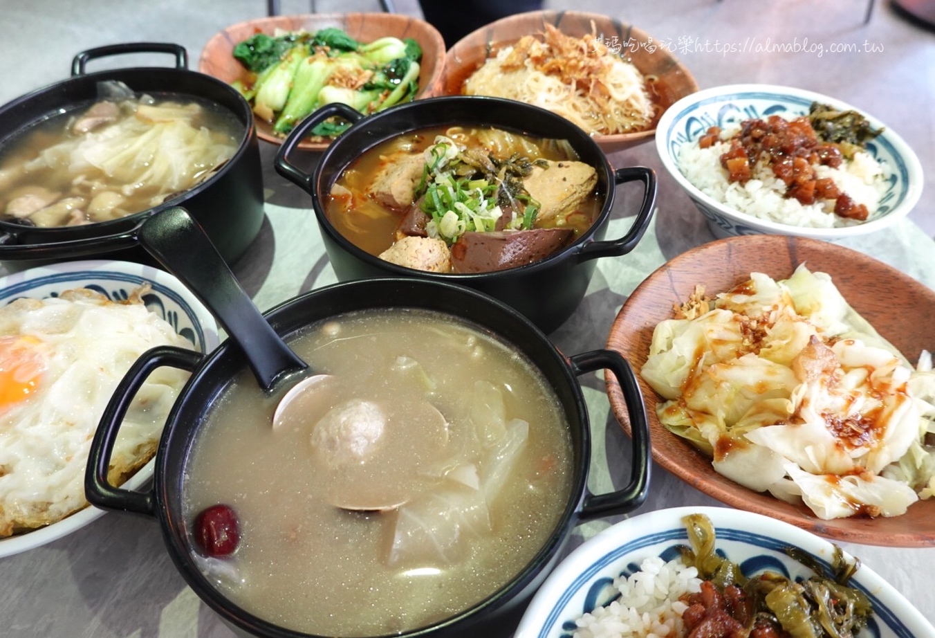 臺中美食,國民小吃,川辣滷肉飯,港式胡椒蛤蠣煲湯,滷肉飯,福來芳x川辣銷魂飯館,老饕滷肉飯,豬油拌飯,香菇蛤蠣雞,麻油乾麵線,麻辣豆腐鴨血泡麵