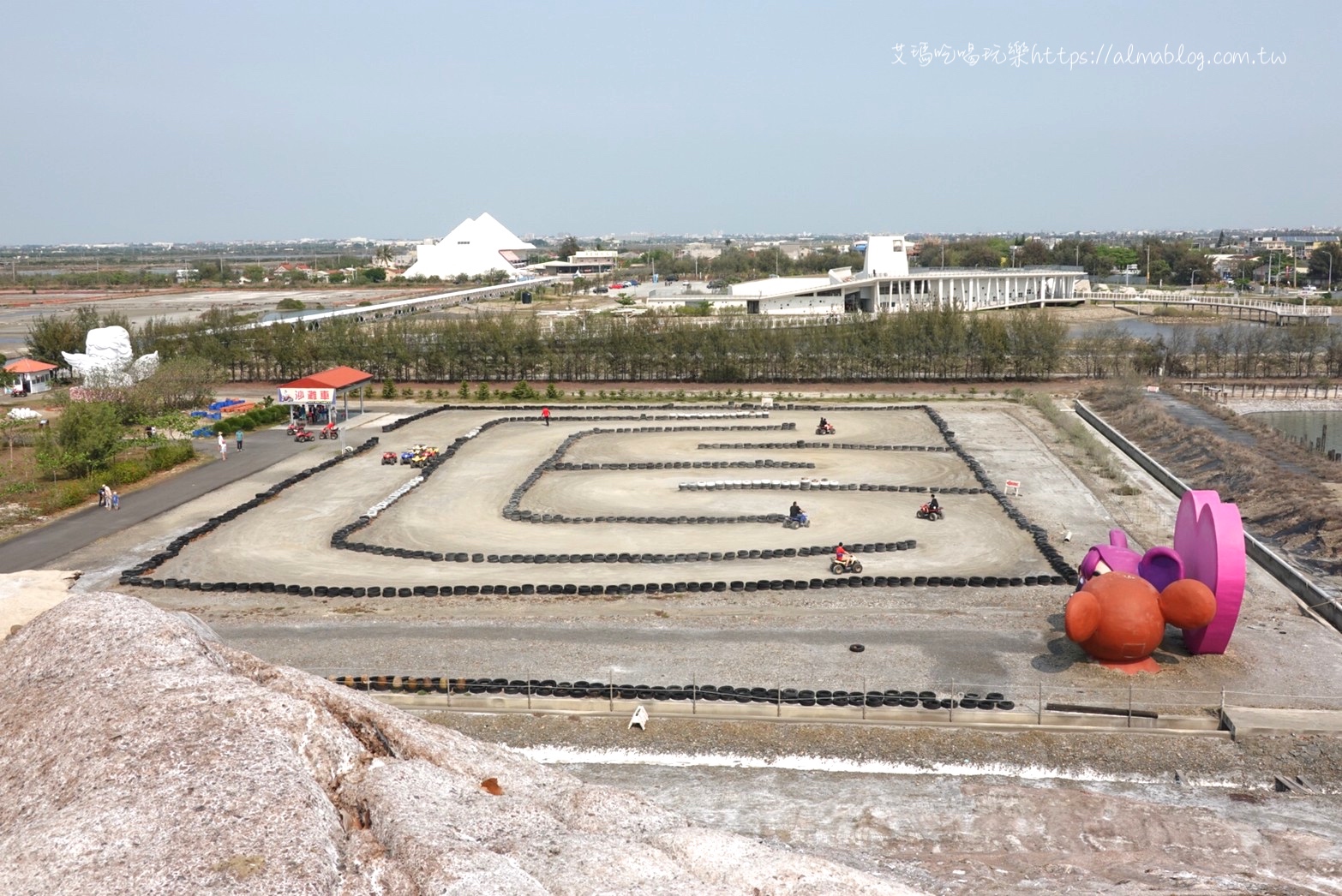 diy,七股鹽山,免門票,南部好玩,臺南景點,水上高爾夫,沙灘車,碰碰船,賽車