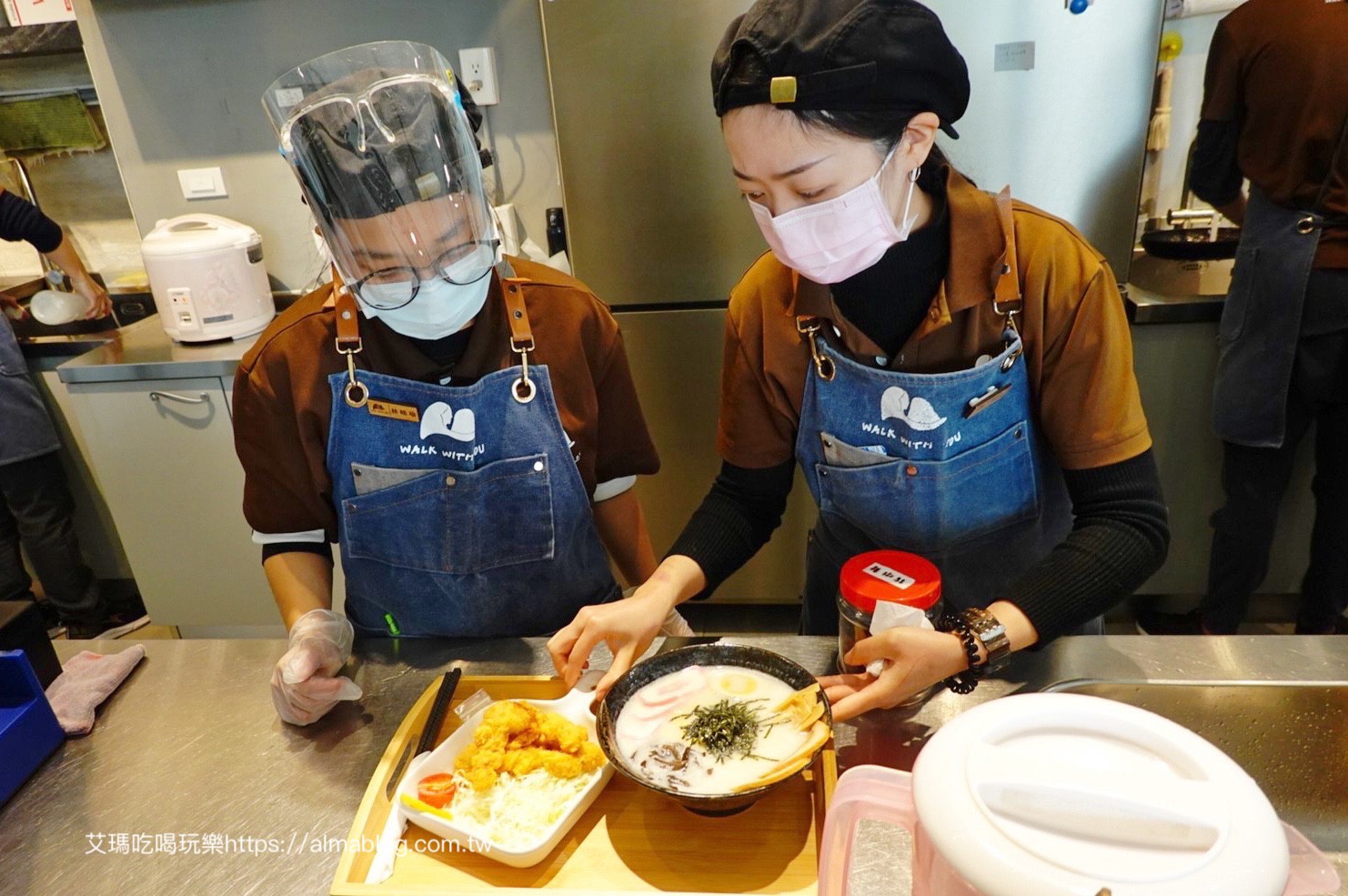 八德餐廳,冷凍即食小品,冷凍宅配,唐揚雞,啟智學園,好事花生熔巖起司牛肉堡,小熊藍柑橘氣泡飲,庇護餐廳,桃園美食,豚骨雙響拉麵,陪你走一段路 Walk with you