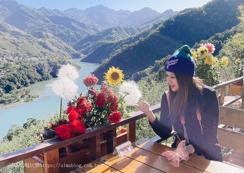 森鄰水岸景觀咖啡館