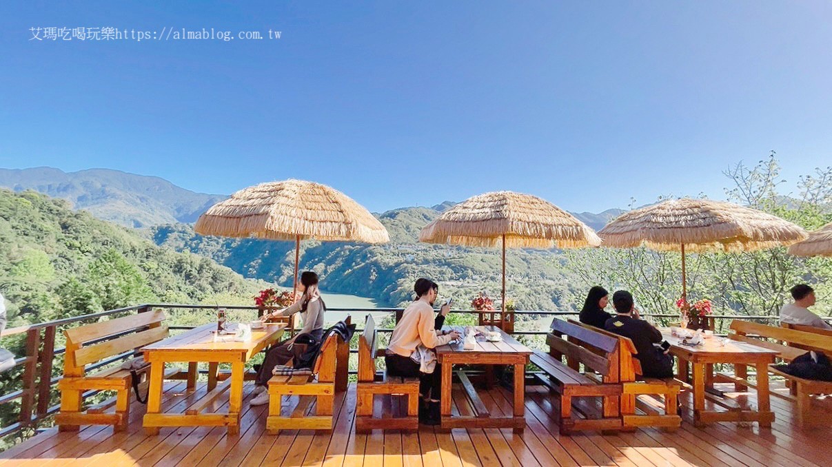 森鄰水岸景觀咖啡館