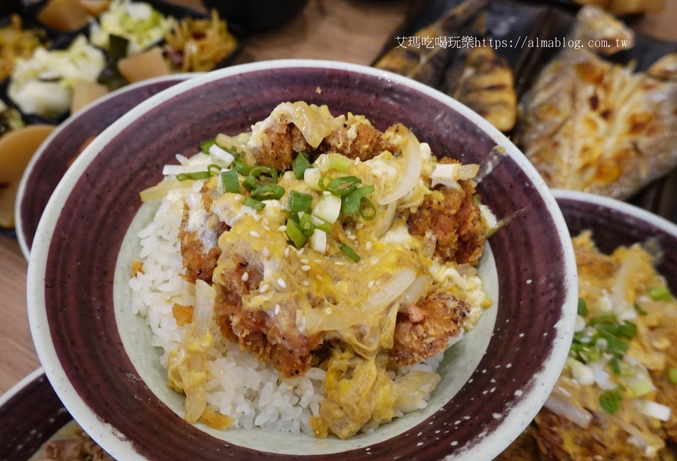 千夜一夜干 丼飯,午仔魚(yú),吃到飽,日式丼飯,桃園美食,燒肉飯,花魚(yú)一夜干,蘆竹美食,豬排丼飯