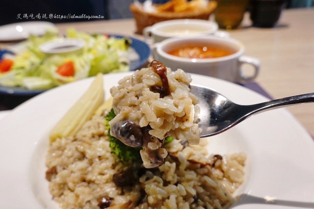 原肉塊濕式熟成技術,臺北美食,吃到飽,瀧厚炙燒牛排大安店,炙燒豬排,牛排,肋眼牛排