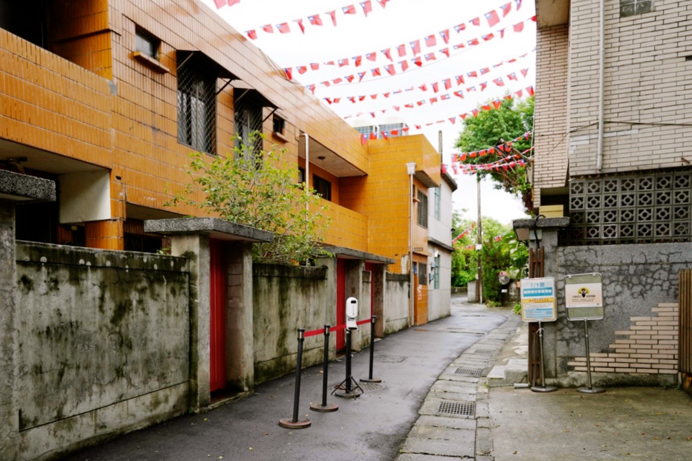 2D奇幻眷村,2D拍照景,免費(fèi)景點(diǎn),博物館,將軍樓旁的休憩小屋,拍照點(diǎn),新北景點(diǎn),空軍三重一村,親子遊