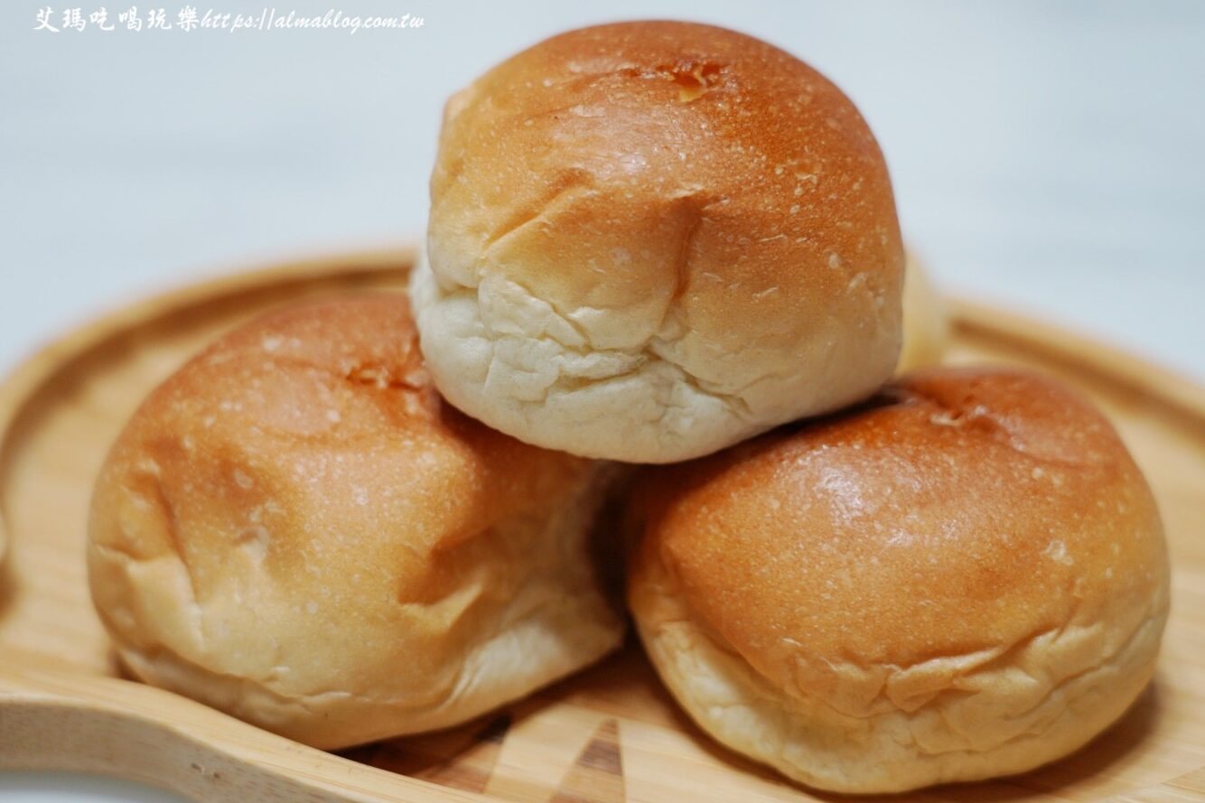 人人麵包專業(yè)烘焙,中壢美食,批發(fā)餐包,牛排館餐包,爆漿餐包,奶油餐包,小餐包,早餐,麵包,老字號(hào),烘焙坊,桃園批發(fā)