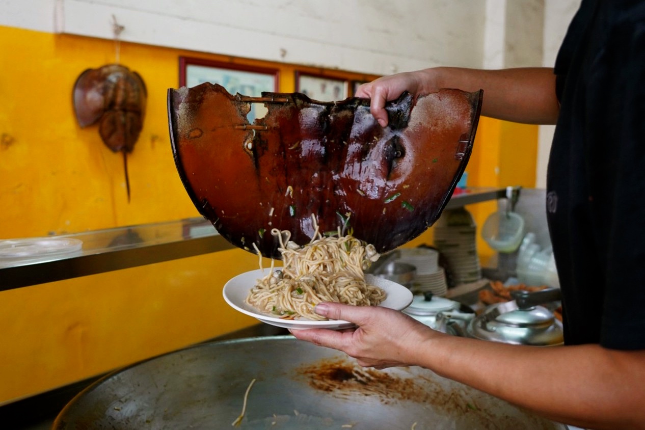 黃家 鱟殼炒蚵仔麵