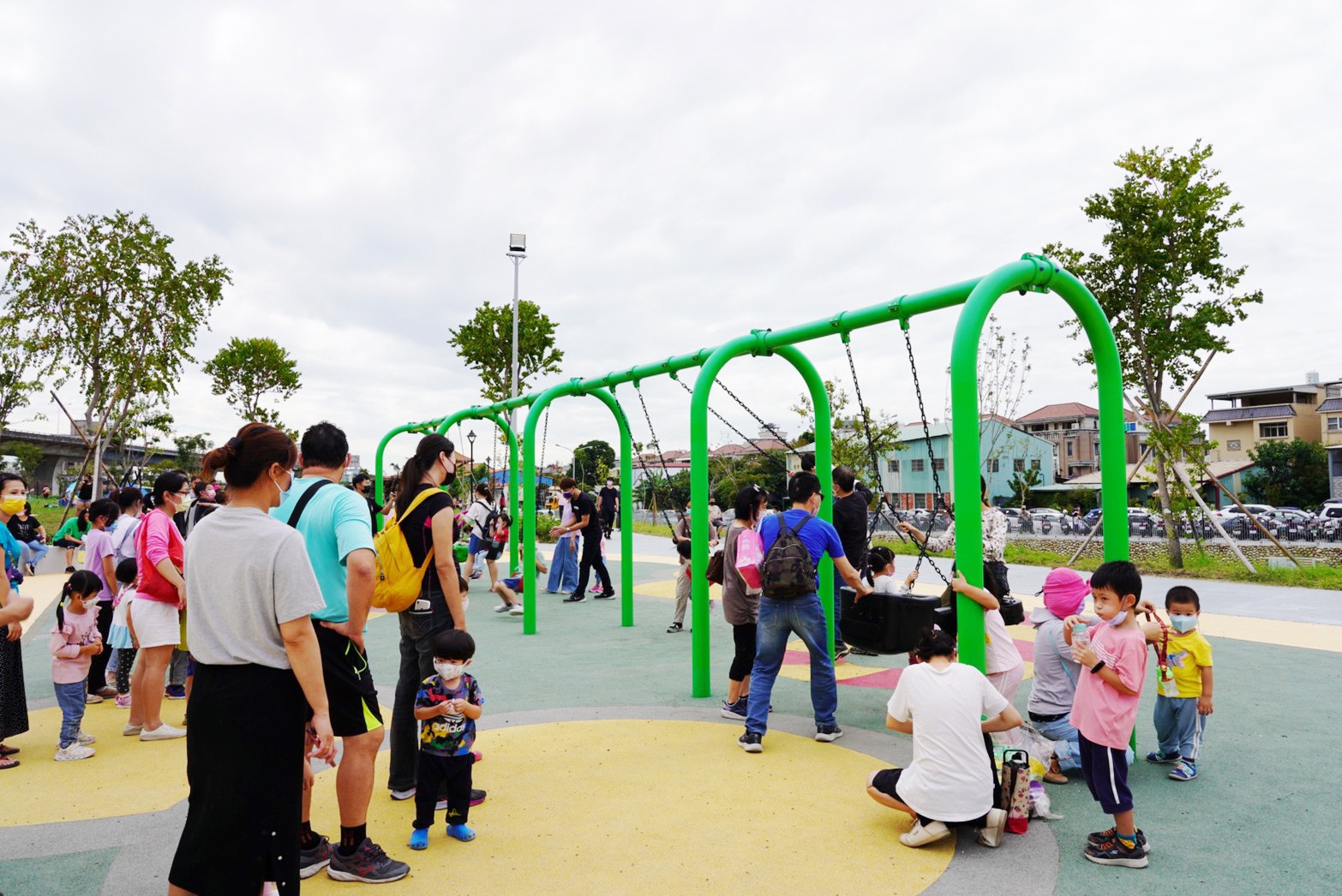 免費景點,公園,臺中公園,臺中景點,溜滑梯,馬卡龍公園