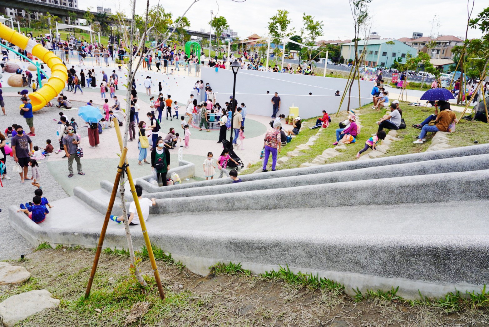 免費景點,公園,臺中公園,臺中景點,溜滑梯,馬卡龍公園