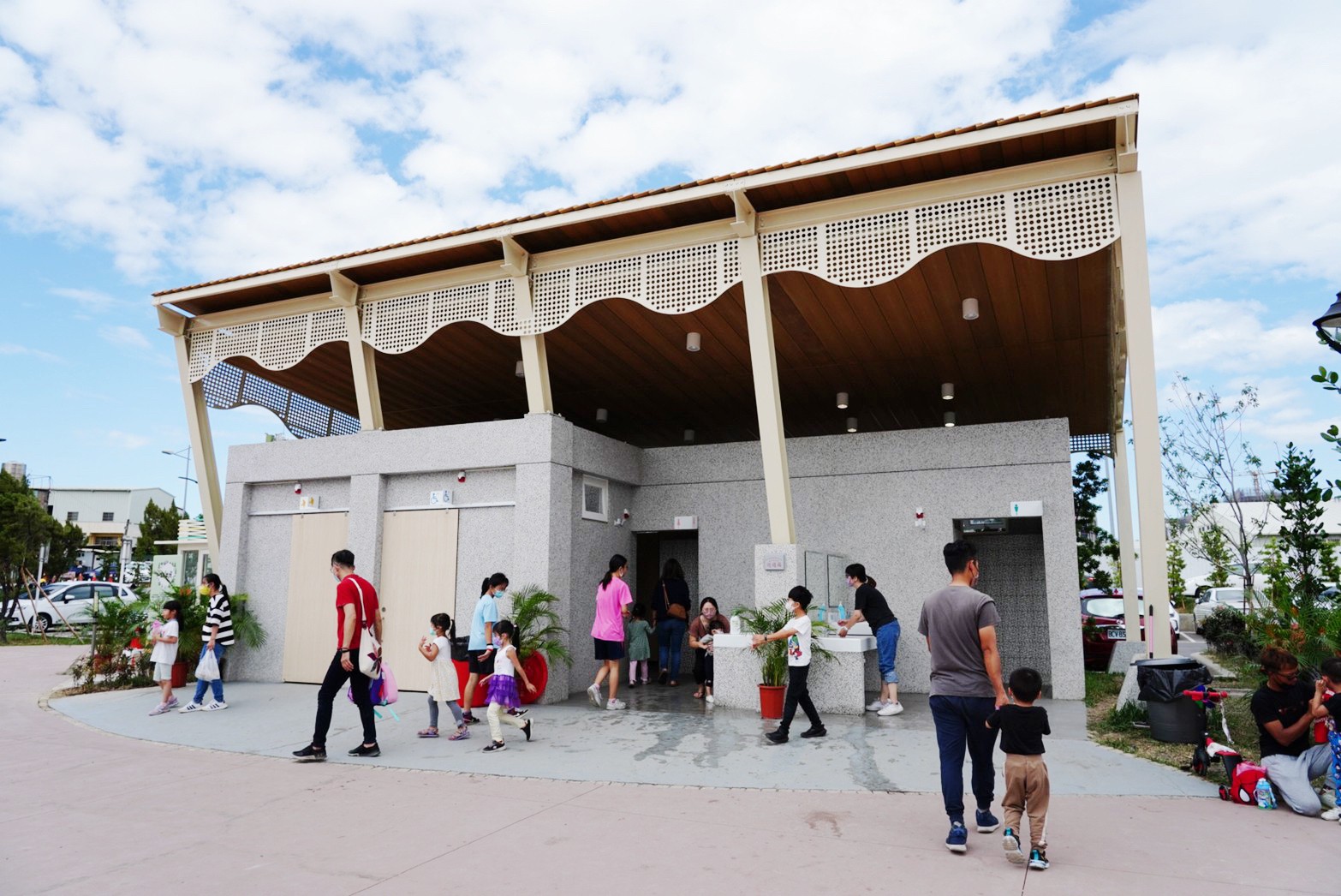 免費景點,公園,臺中公園,臺中景點,溜滑梯,馬卡龍公園