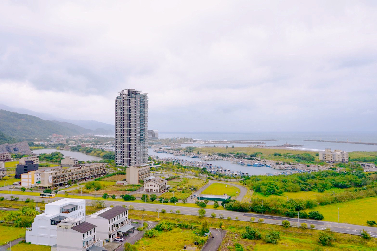 宜蘭景點,宜蘭住宿,烤鴨餐,餐廳,住宿,宜蘭飯店,蘭陽烏石港海景酒店,兒童室,下午茶,晚餐,吃到飽