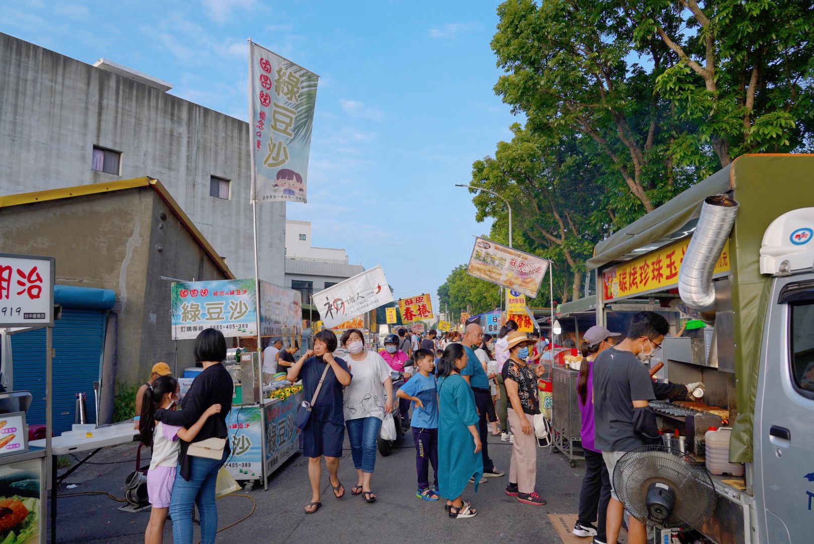 苗栗景點,後龍美食,臺灣夜市,夜市小吃,廟口小吃,後龍夜市,豆乳雞,地瓜球,排骨酥,雞排,熱炒,傳統夜市,封街夜市