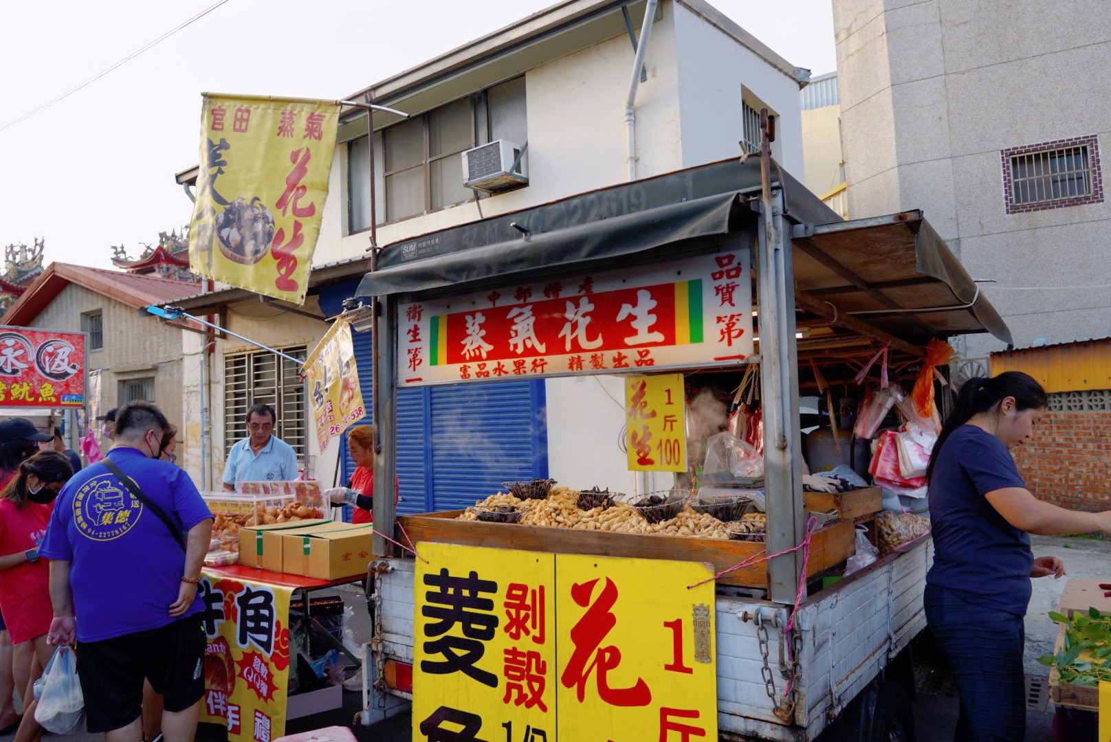 苗栗景點,後龍美食,臺灣夜市,夜市小吃,廟口小吃,後龍夜市,豆乳雞,地瓜球,排骨酥,雞排,熱炒,傳統夜市,封街夜市