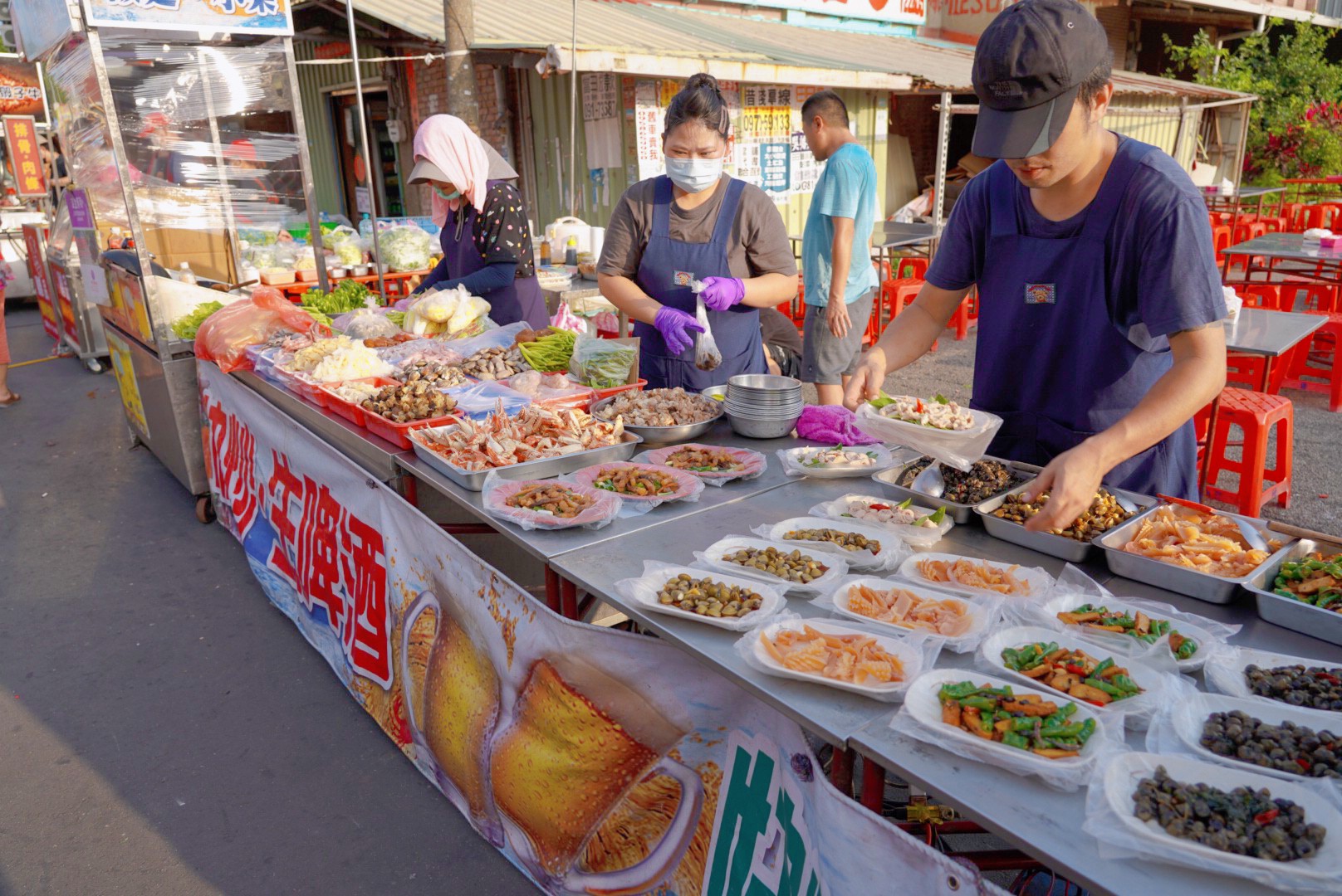 苗栗景點,後龍美食,臺灣夜市,夜市小吃,廟口小吃,後龍夜市,豆乳雞,地瓜球,排骨酥,雞排,熱炒,傳統夜市,封街夜市