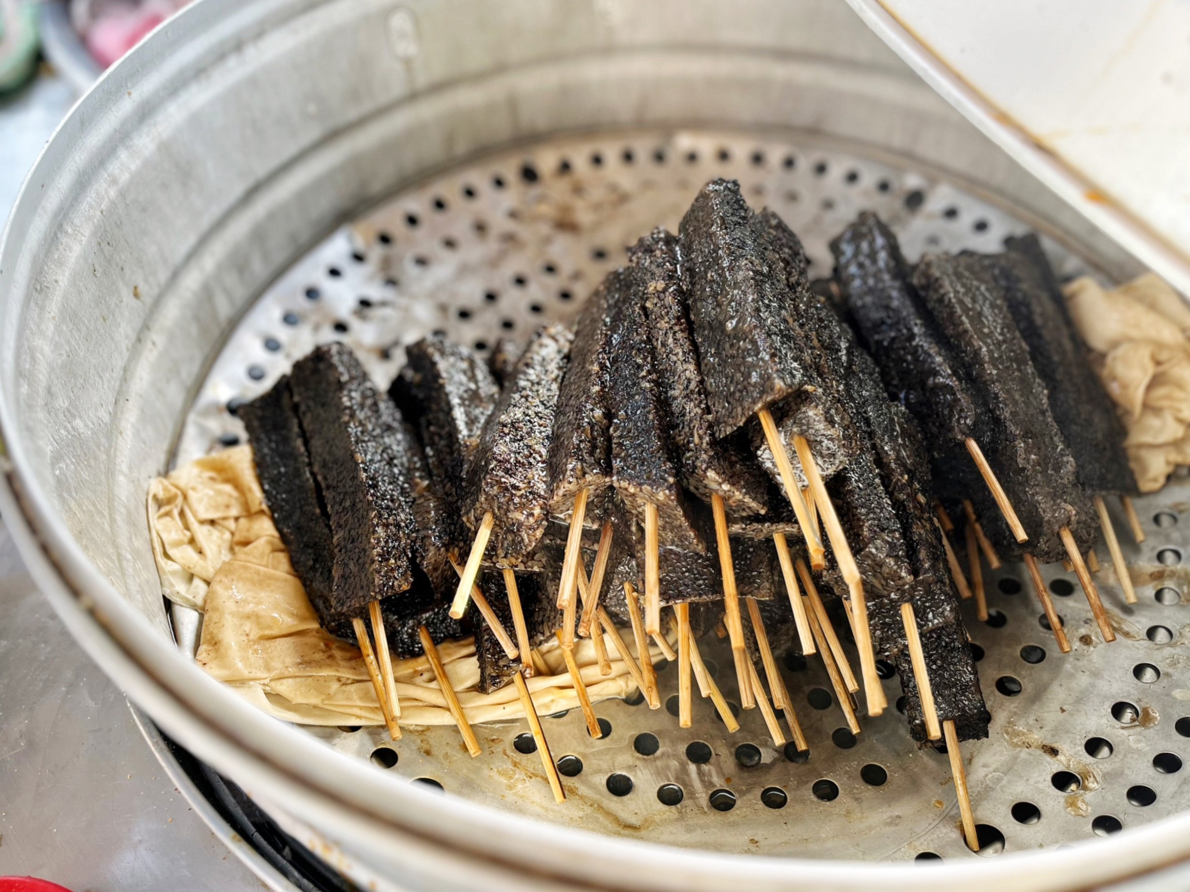 三輪車美食,臺灣小吃,新莊美食,新莊阿伯豬血糕,米血糕,粉圓冰,綠豆冰,豬血糕