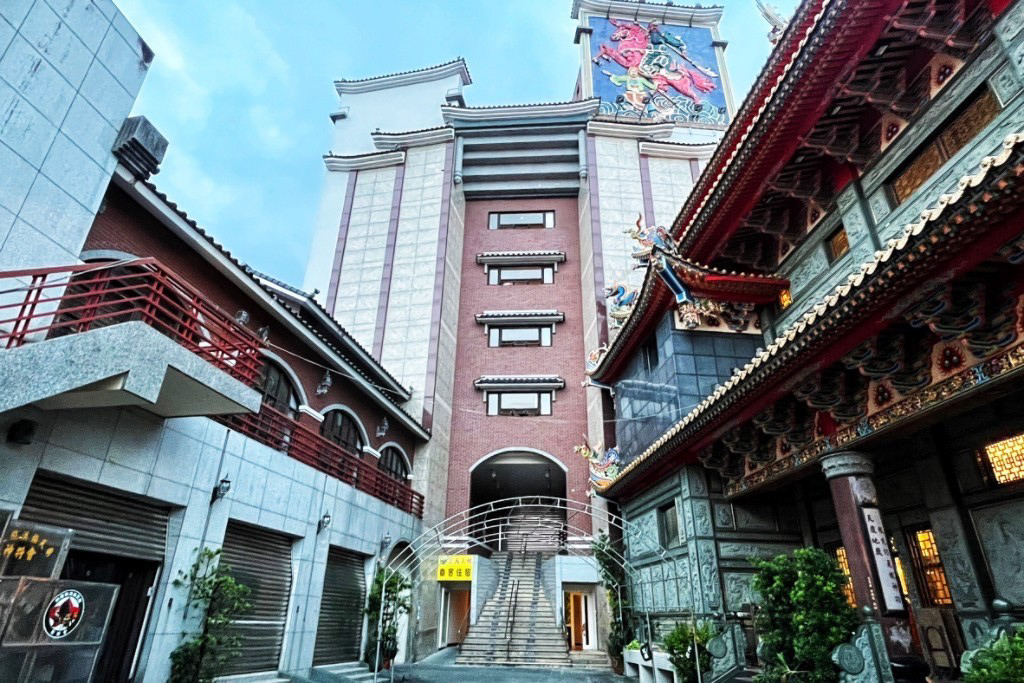 宜蘭景點,礁溪好玩,礁溪溫泉,礁溪泡湯,免費景點,宜蘭懶人包,礁溪懶人包,礁溪早餐,劉家早點,清珍早點,山東饅頭,拾松辦桌小吃,黑海時光粥,合鴨米灶腳,白水豆花,礁溪香腸伯,福哥石窯雞,Herbelle龍潭湖悠活園區,潭酵天地觀光工廠,猴洞坑瀑布,輕親魚朵生態園區,金車生技水產養殖研發中心,宜蘭忍者村,春水笈溫泉湯屋,美慶湯屋,東旅湯宿溫泉飯店, 奇立丹宿?食?湯,忠義香客大樓